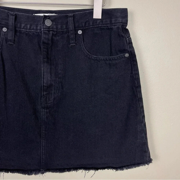 Madewell McCarren Raw-Hem Jean Skirt in Washed Black Size 30 - Picture 3 of 7